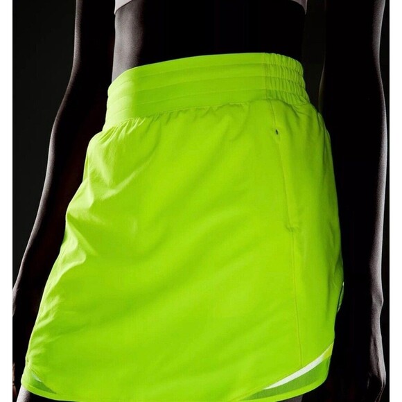 Lululemon Hotty Hot Skort Womens 2 HIYE Highlighter Yellow Golf Tennis NWT - Picture 3 of 12